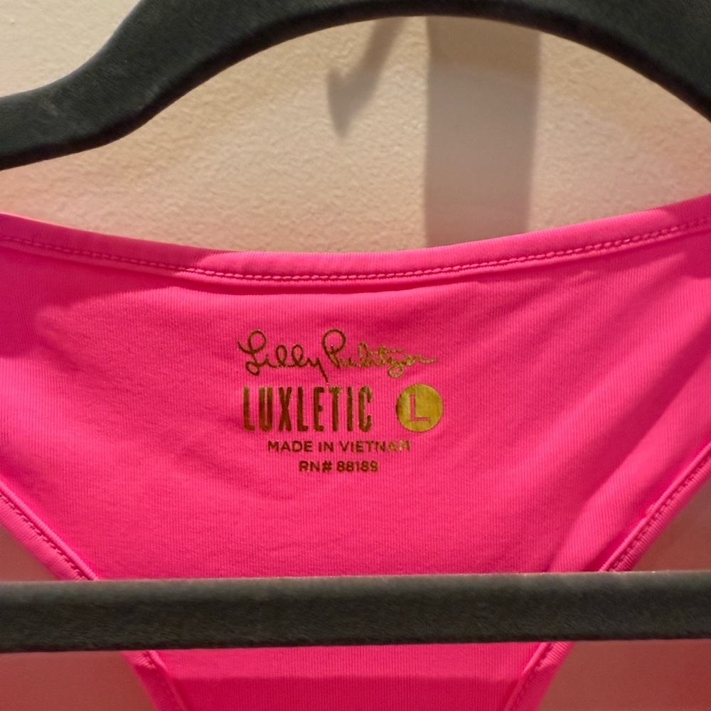 Lilly Pulitzer Luxletic Bright Pink top with built in shelf bra! - Picture 2 of 4